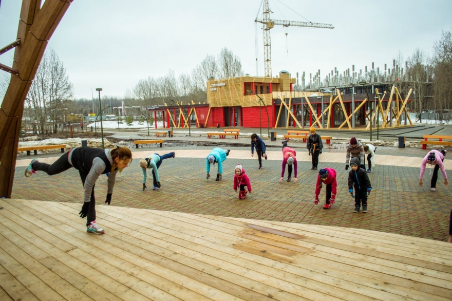 Воскресенье, 16 апреля Провести воскресное утро можно с пользой - на тренировке в Горкинско-Ометьевском лесу. Занятие пройдет с использованием скамеек
