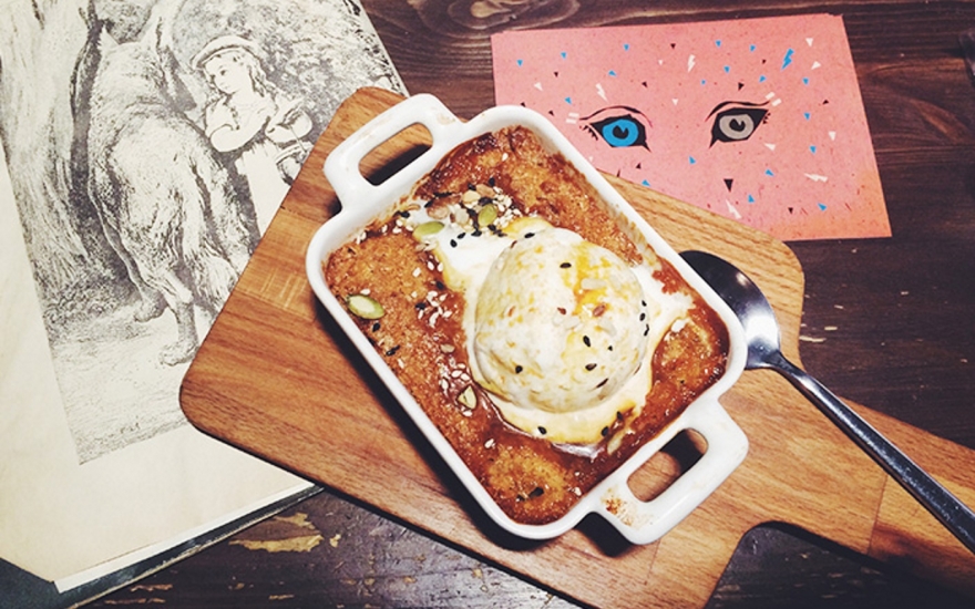 Грушевый крамбл в "Обществе чистых тарелок"