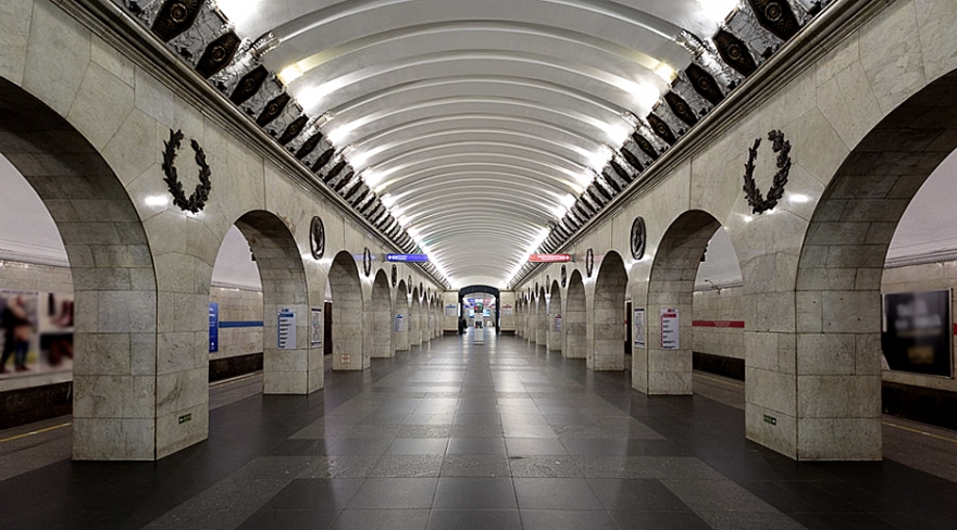 Станция метро «Технологический институт»