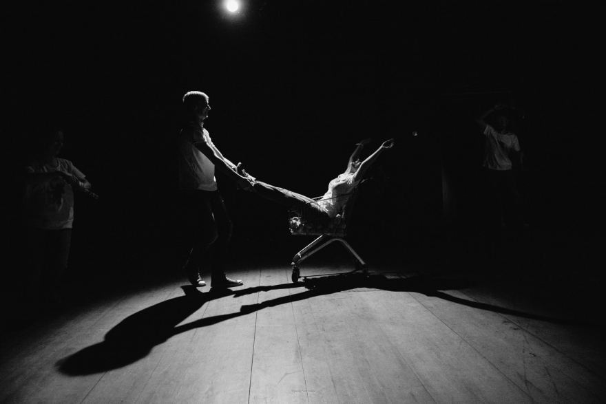 Понедельник, 15 маяСпектакль «-30» - это попытка осознания себя как поколение, желание понять себя и окружающее пространство, в котором живем мы все