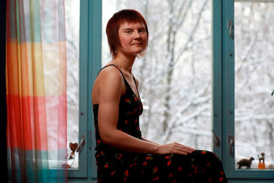 Пятница, 19 мая Лиза Морозова — заметная представительница российского перфоманса. Не зря на ее счету участие во всевозможные биеннале: Венецианская