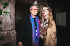 Саша Карпова. Джон Флауд