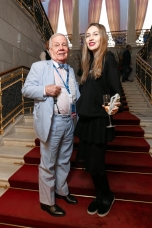 Саша Карпова. Джеймс Роджерс