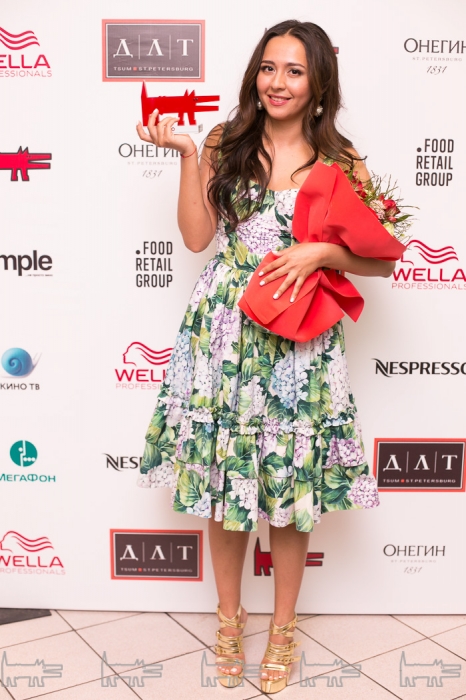 Манижа в Dolce & Gabbana