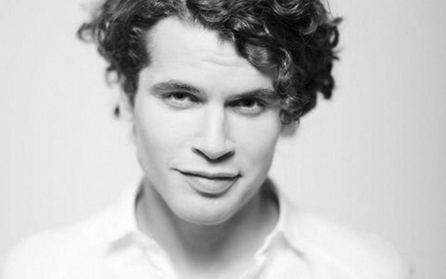 Павел Артемьев