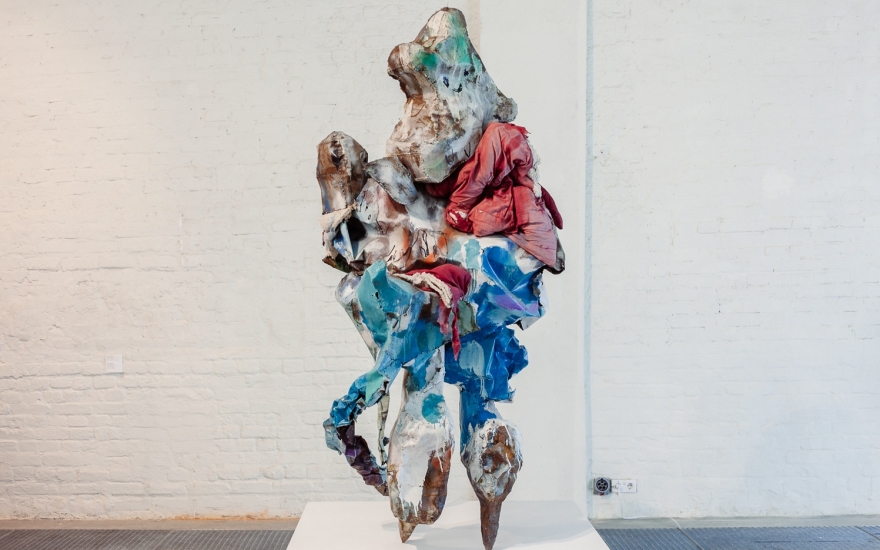 Иван Горшков. Из проекта "Лесной царь". 2013. Железо, сварка, эмаль, одеяло
