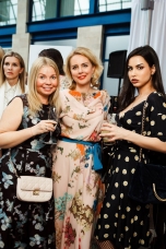 Дженни Яснец. Людмила Неведомская, Ульяна Яснец