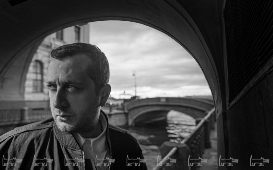 Сорочка Ann Demeulemeester, бомбер Damir Doma (все —ДЛТ)