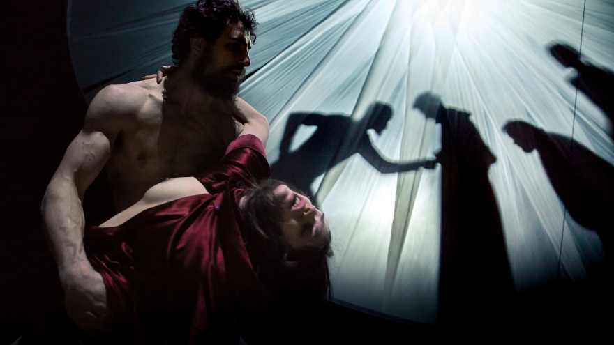 «Мокьюментари о современном спасителе»