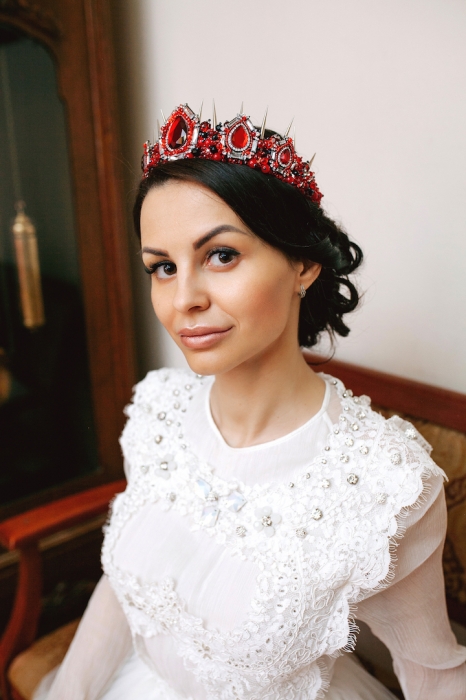 Модель: топ-стилист сети салонов красоты Davidova Евгения Давыдова Дизайнер: Екатерина Демидова, бренд Platelie, победитель on-line голосования