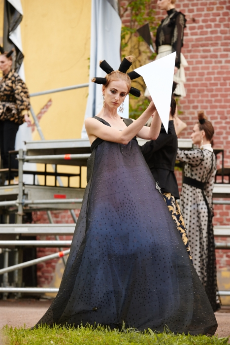 Показ Стаса Лопаткина и Яниса Чамалиди у Башни-руины