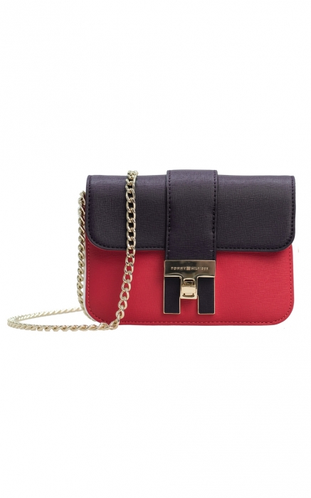 Сумка Tommy Hilfiger, 11 193 рублей (вместо 15 990 рублей)