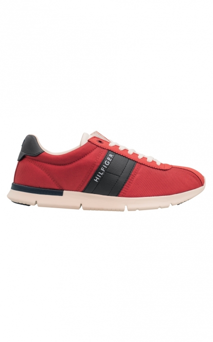 Мужские кроссовки Tommy Hilfiger, 7693 рублей (вместо 10 990 рублей)