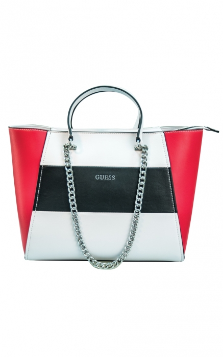Сумка Guess, 9030 рублей (вместо 12 900 рублей)