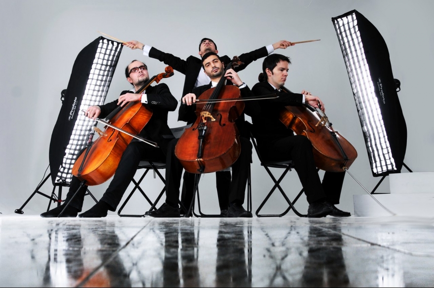 Пятница, 7 июля Classic Art — современная культурно-экспериментальная вечеринка, видео-арт техно и виолончели. В 23:00 на сцену арт-ангара Фабрики