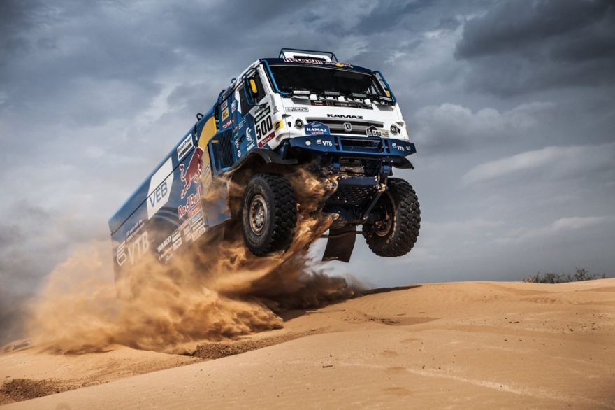 Воскресенье, 9 июля Автокараван ралли «Шелковый путь» прибудет в Казань. Спортивные автомобили проедут по центральной части Казани и направятся в