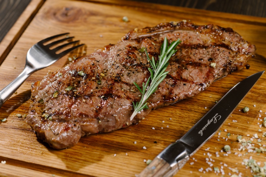 Red. Steak & Wine