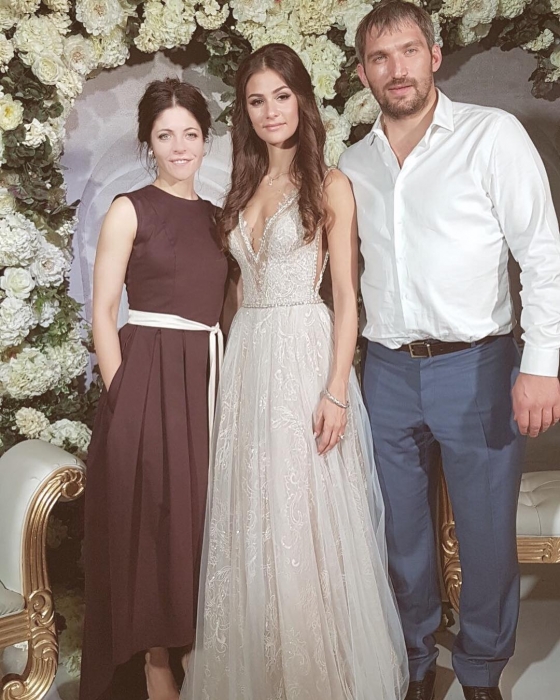 Второй день свадьбы: Анастасия Шубская в платье Galia Lahav