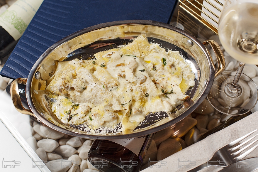 Лазанья с рапанами