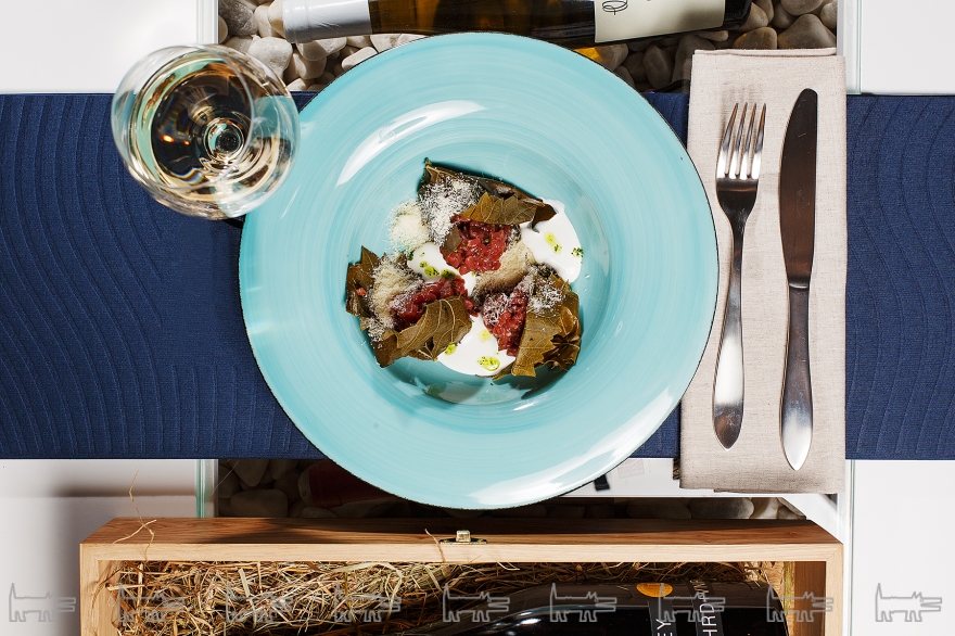 Тартар-долма из бахчисарайского ягненка с муссом из мацони