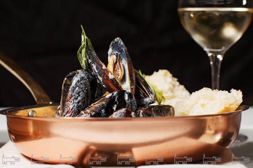 Черноморские мидии в белом вине