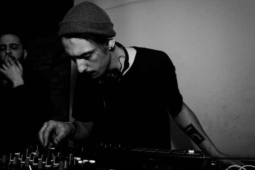 Пятница, 14 июля Максима Куплянина, он же Maksim Kupper, завсегдатаи вечеринок местных промо-проектов знают давно. Среди прочих диджеев он участвовал