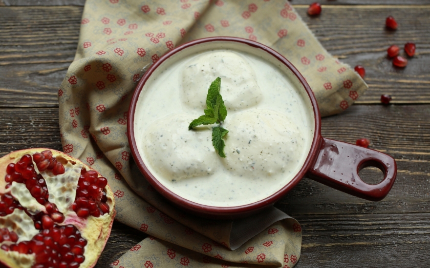 Сациви с индейкой, кусочки индейки под пряным соусом из грецкого ореха,390 руб.