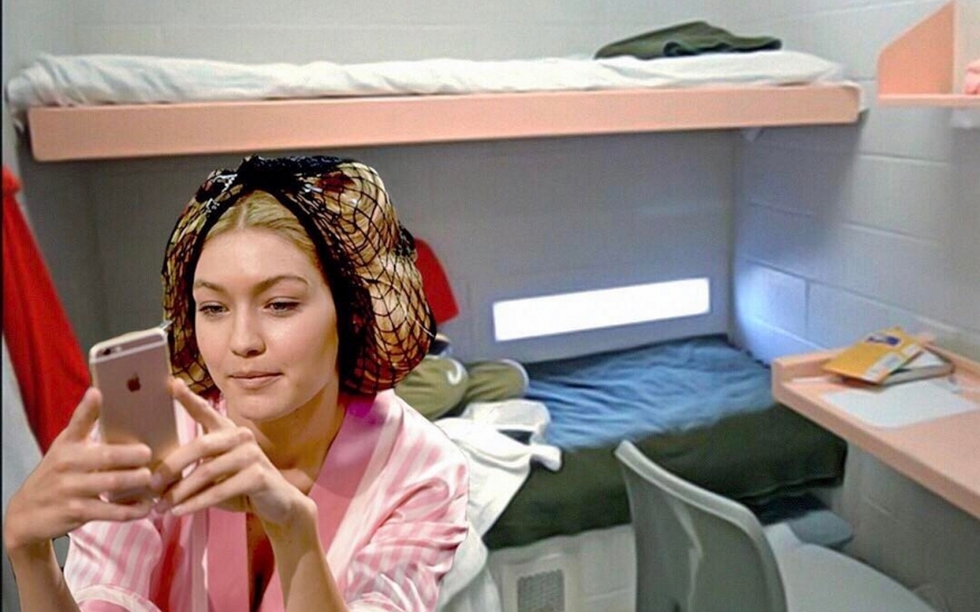 Джиджи Хадид (кадр с шоу Victoria's Secret)