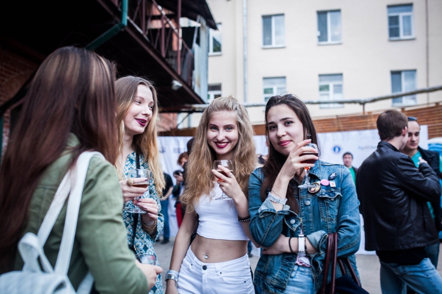 Пятница, 28 июля Уже не первый месяц бары с крафтовым пивом друг за другом открываются в татарской столице, а в FUN24 крафт оказажется в рамках