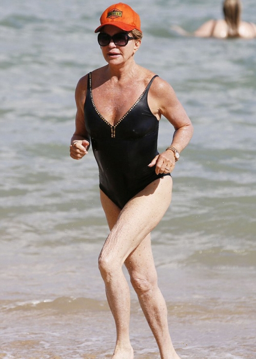 Голди Хоун, 71 год