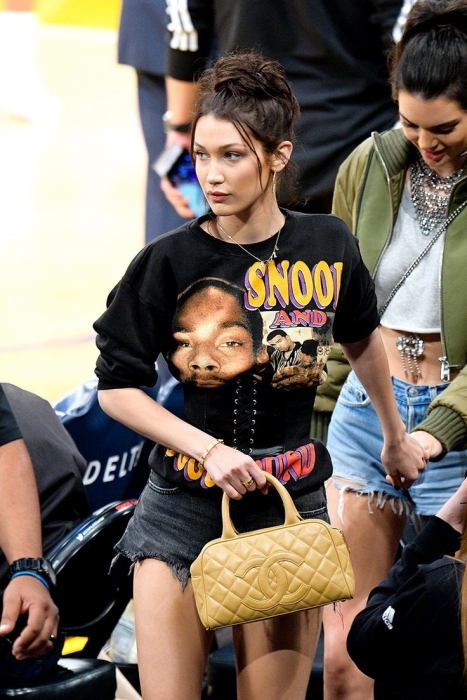 Белла Хадид в футболке со Снуп Доггом, 2016 год