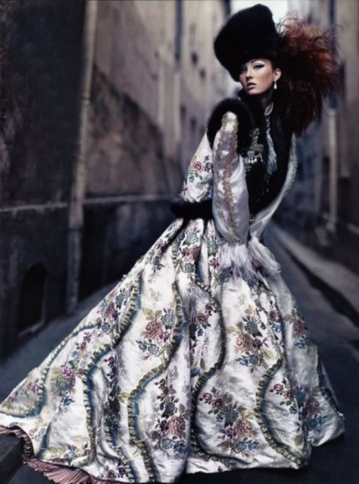Коллекция Оскара де ла Ренты для Balmain, 2002 год
