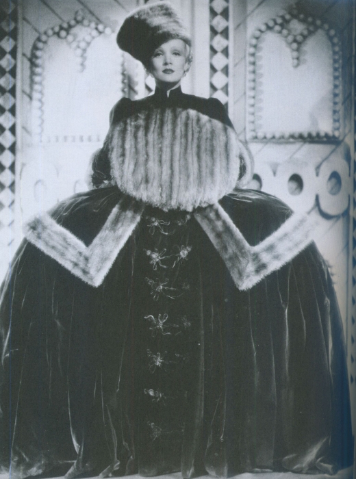 Марлен Дитрих в фильме «Распутная императрица», 1934 год