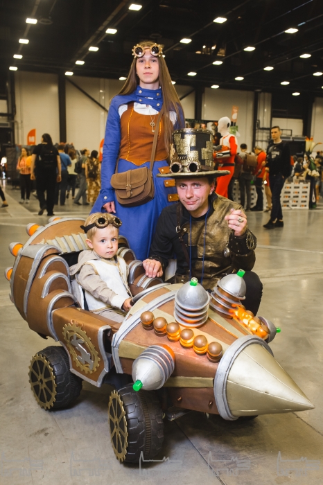 Алиса, Шляпник и Белый кролик (модификация сказки «Алиса в Стране чудес»)