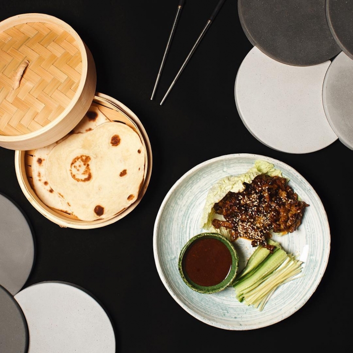 Свинина по-пекински с паровыми лепёшками