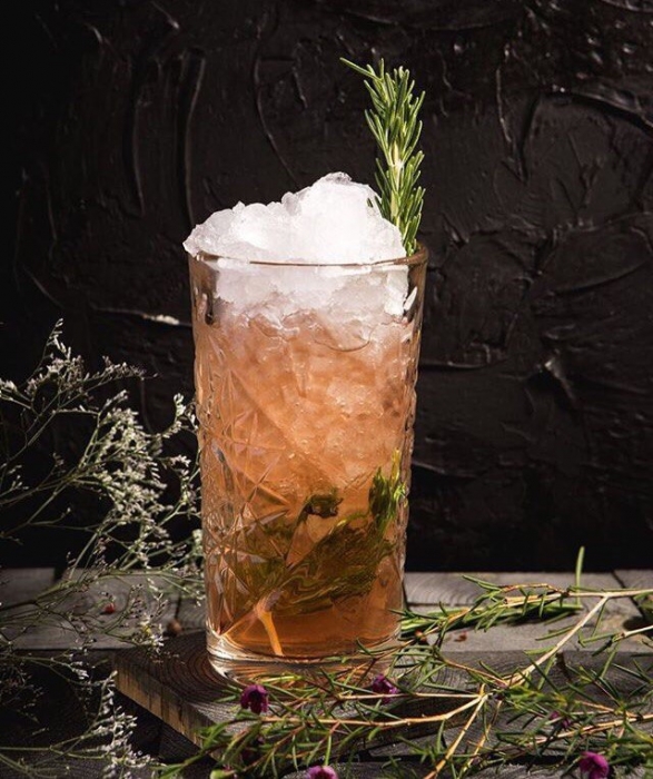 Холодный травяной чай