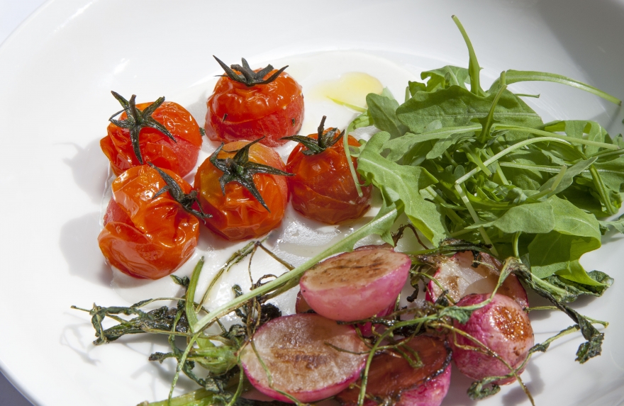 Жареный редис с томатами, кафе «Рубинштейн»