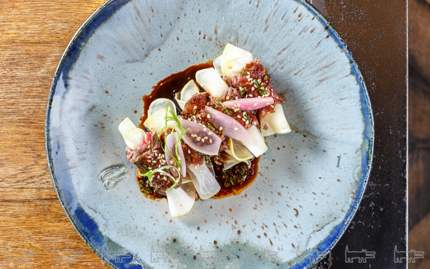 Татаки из говядины с кольраби