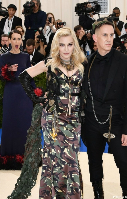 Сара Полсон, Мадонна и Джереми Скотт на Met Gala-2017