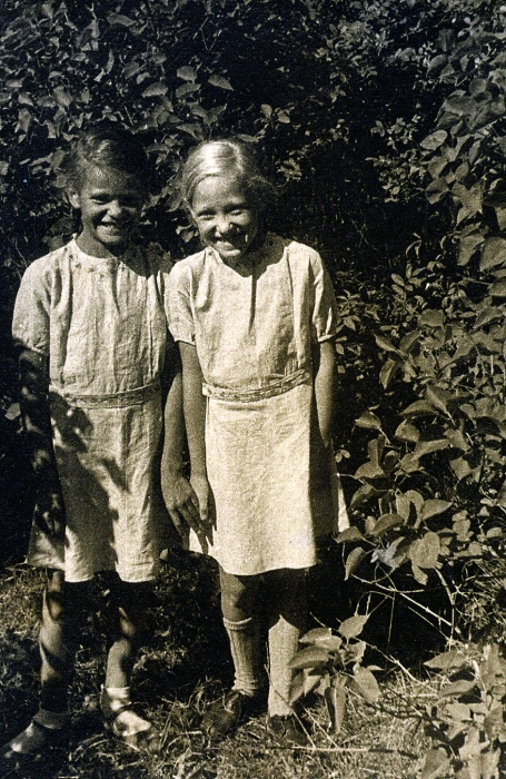 Близнецы на даче, 1974 год