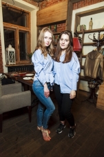 Михаела Оларь, Александра Репина