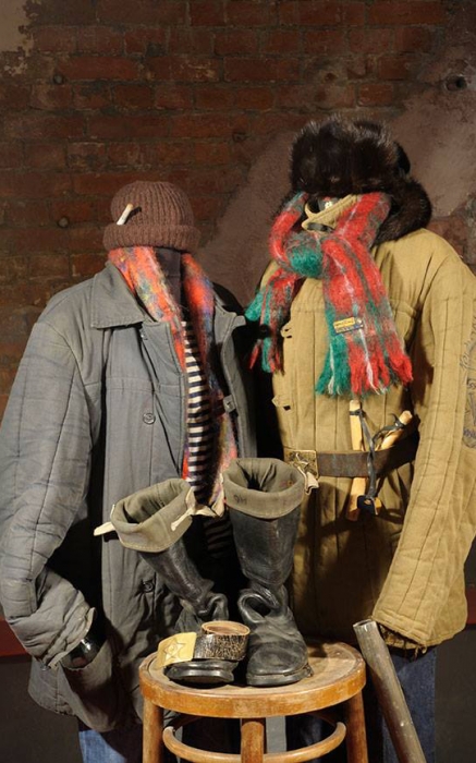 Кадр из фотосессии с раритетными винтажными рокерскими вещами. Фото К.Попов, стилист А.Ляшенко