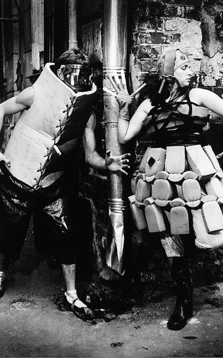 Илья Пиганов. Модели Ирен Бурмистровой для журнала «Театральная жизнь», 1988 год