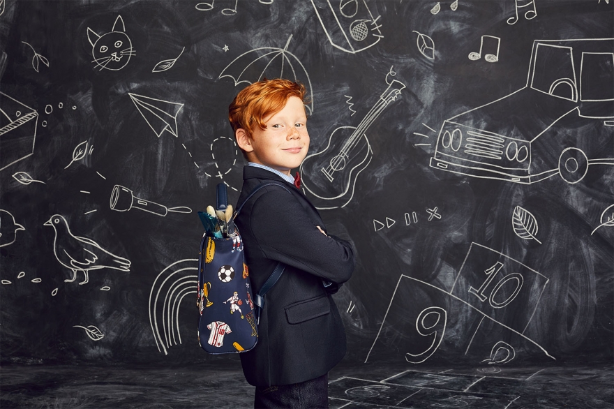 Рубашка Dal Lago Club (5335 рублей), пиджак Aletta (12 100 рублей), бабочка Dal Lago Club (3275 рублей), джинсы Ralph Lauren (3715 рублей), портфель