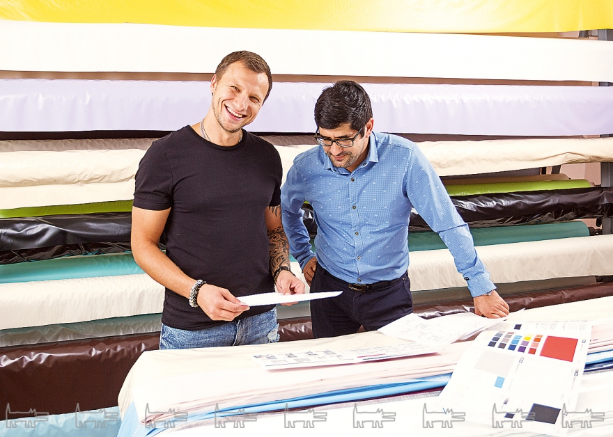 Полотно позволяет реализовывать любые дизайнерские задумки и сложные архитектурные решения, устанавливать осветительные приборы любой мощности и