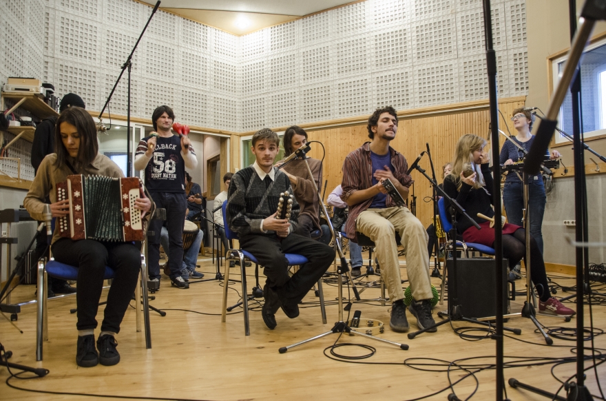 Запись первого альбома оркестром «Антон тут рядом»