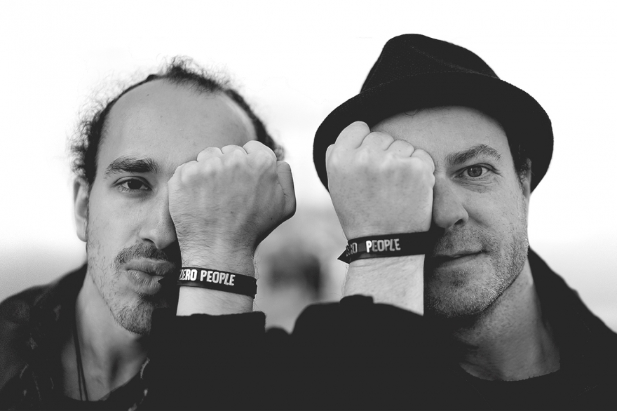 Суббота, 2 сентября Zero People – проект музыкантов из группы Animal ДжаZ, а именно двух Александров: Красовицкого (вокал) и Заранкина (клавишные). В