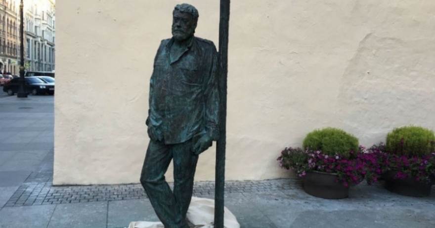 Памятник Довлатову в Петербурге появился при деятельном участии Льва Лурье и фестиваля «День Д»