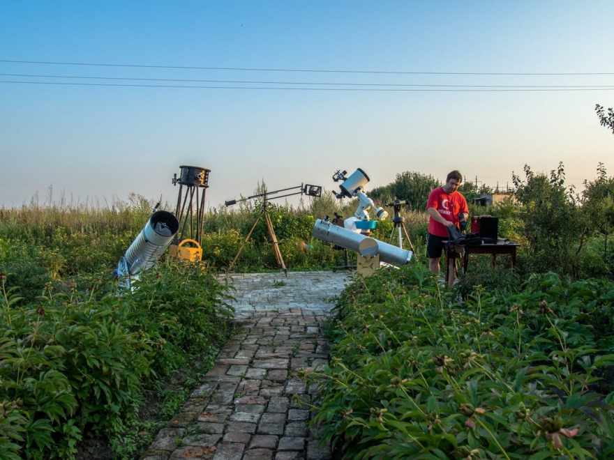 Астрослет (Курск, Белгород, Орел, Ливны, Харьков) 2015. На фото белгородский астроном. Место проведения Журавлинка, Курская область.