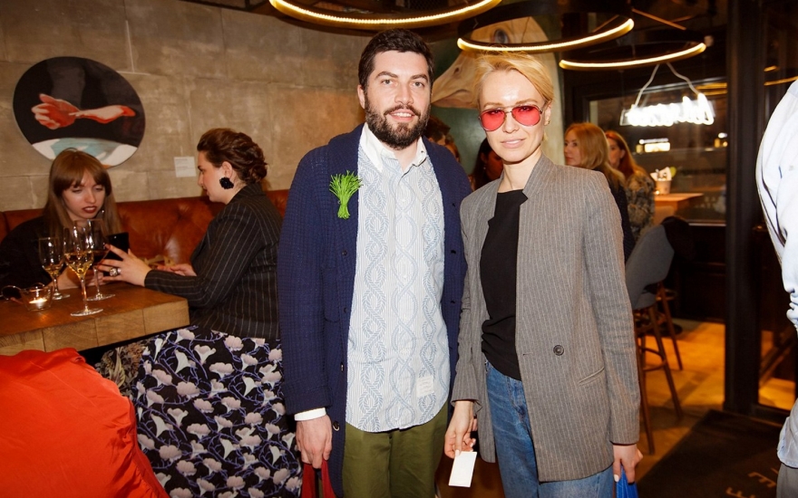 Артем Балаев и Анастасия Дианова в ресторане Goose Goose